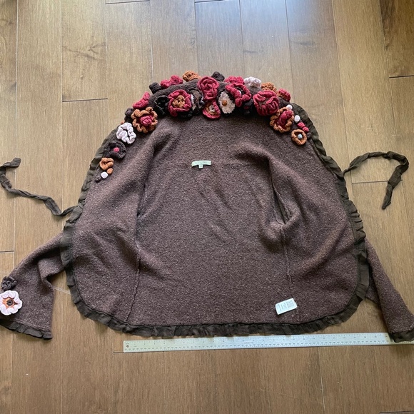 Front tie wrap sweater with collar - Picture 4 of 11